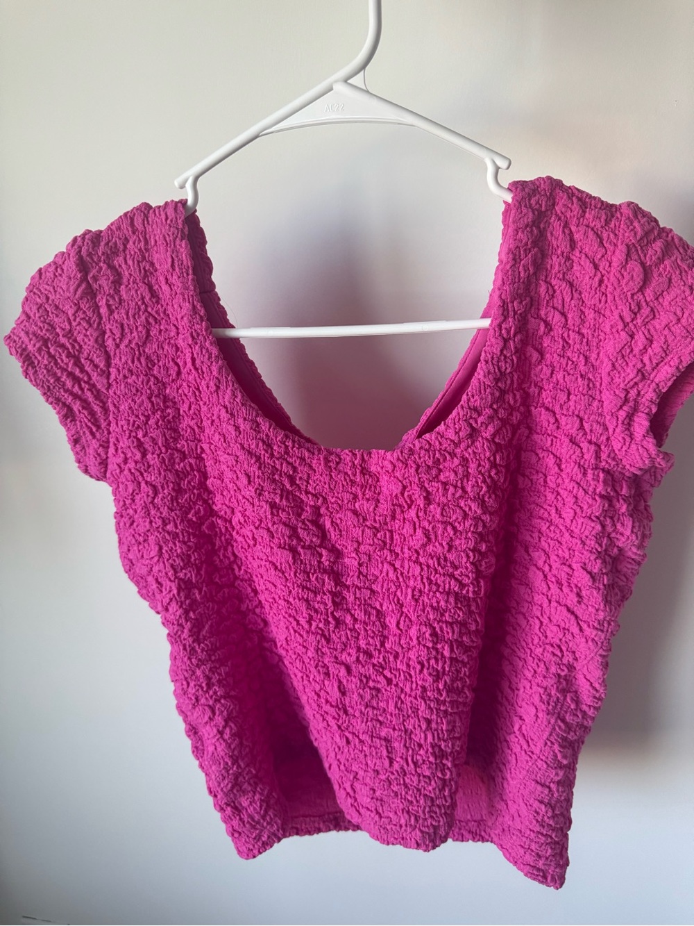 Maeve Anthropologie pink shirt size small

All offers welcome